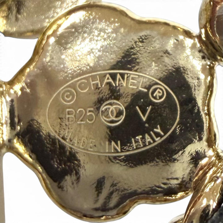 Excellent CHANEL Brooch black Women B25V AB4702