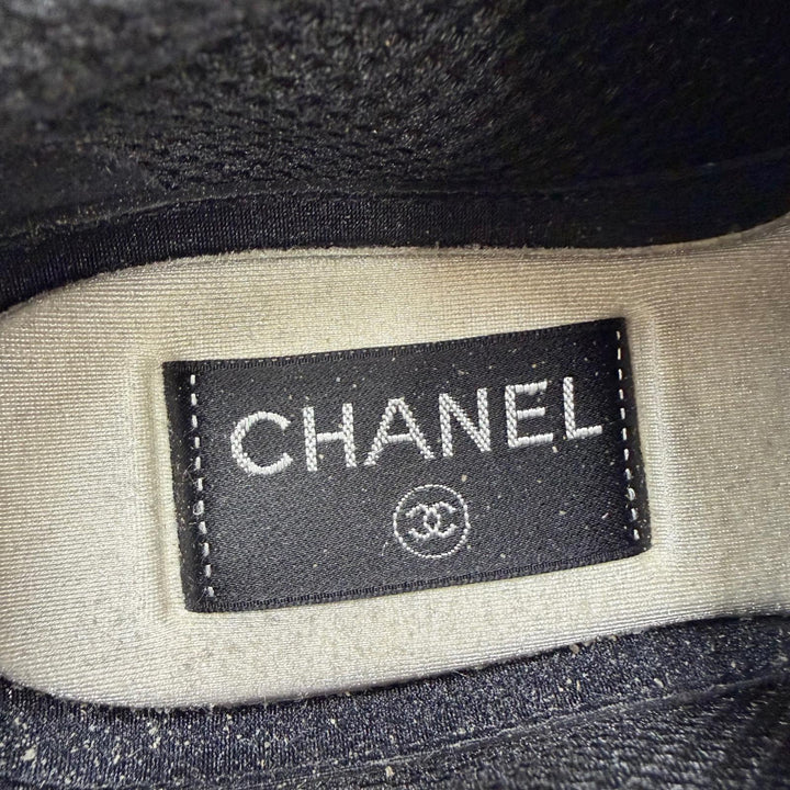 Great CHANEL Low cut sneakers COCO Mark Logo Lace-up beige Women 36 G37129