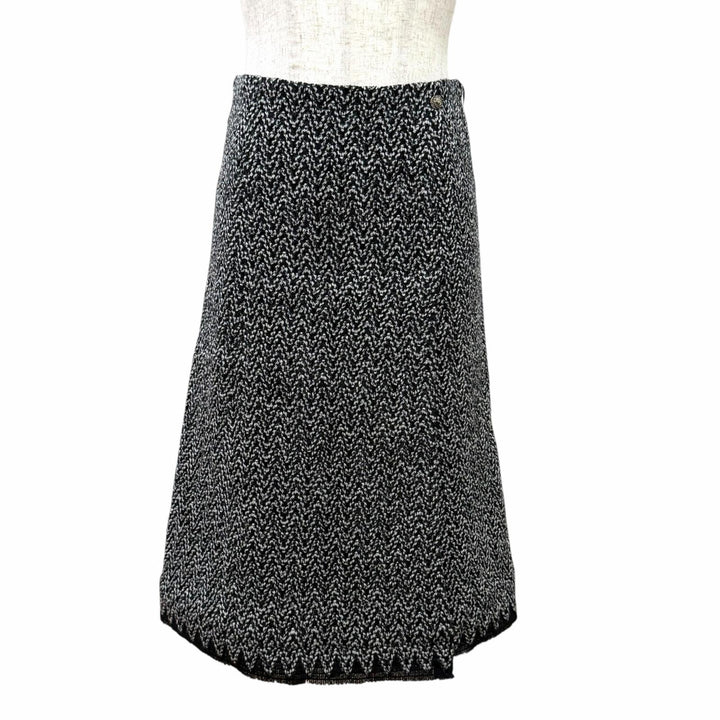 Excellent CHANEL Long skirt COCO Mark Lion Metal Tweed black 36 P56743V30499