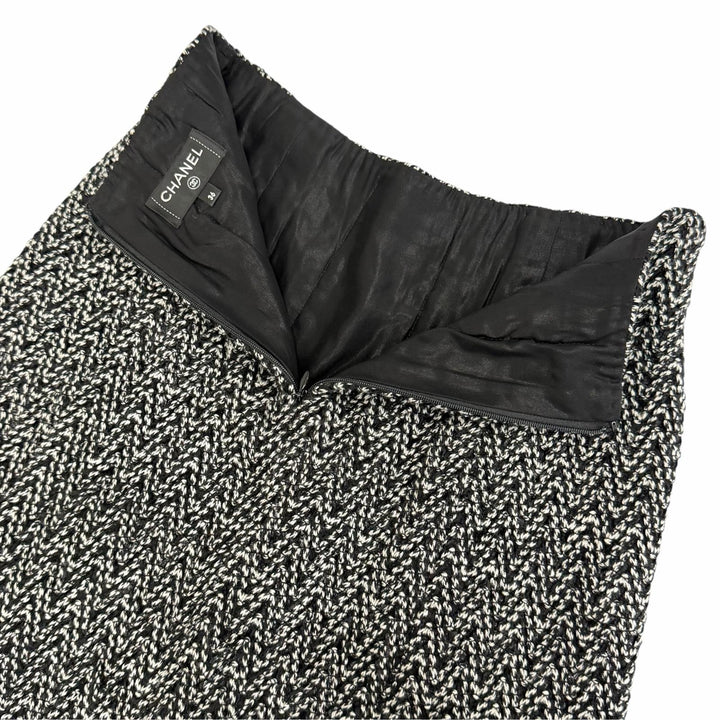 Excellent CHANEL Long skirt COCO Mark Lion Metal Tweed black 36 P56743V30499