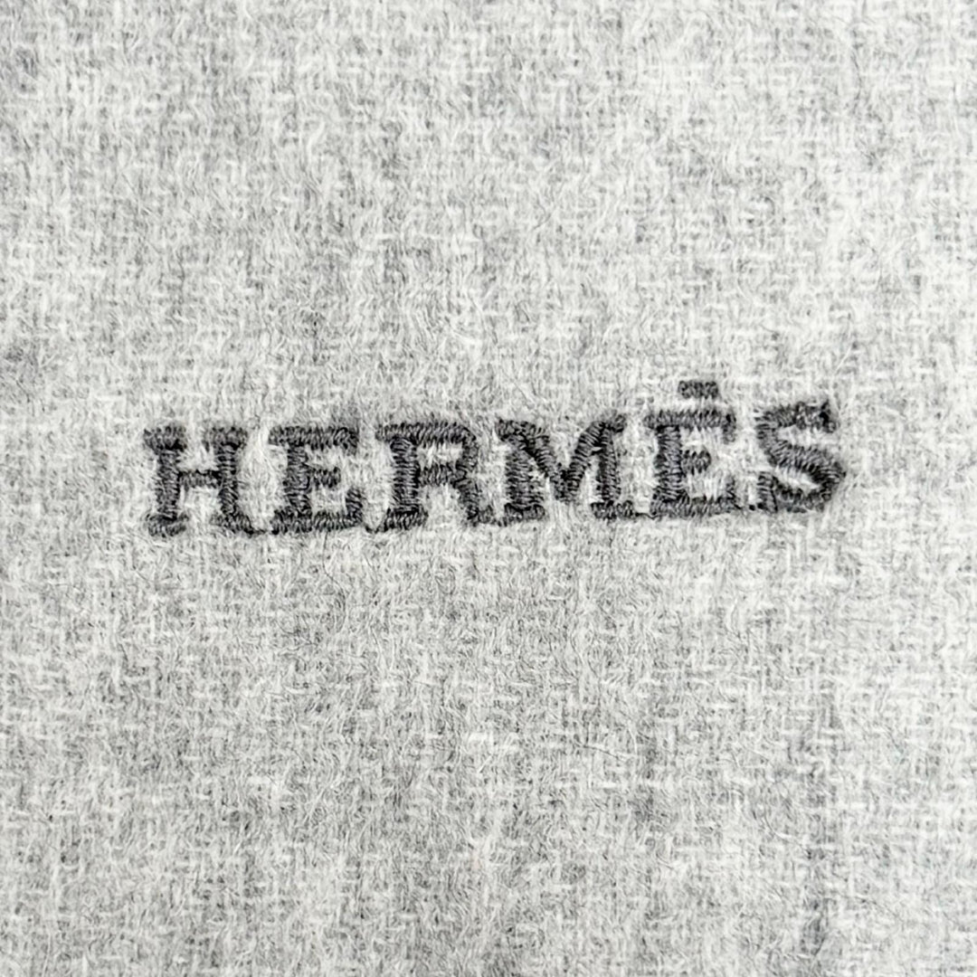 Pristine HERMES Scarf Recto Verso Logo embroidered fringe bicolor stole cashmere