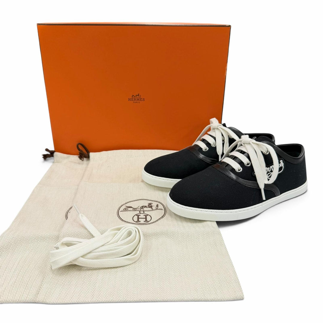 Pristine HERMES sneakers Innocent Leather logo patch, lace-up design black 36