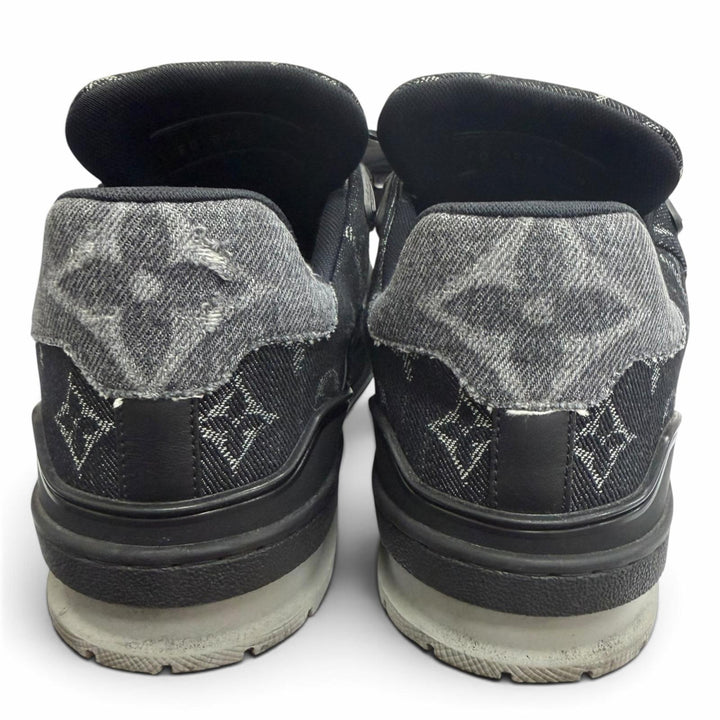 Great LOUIS VUITTON Low cut sneakers LV Trainer Line black Monogram