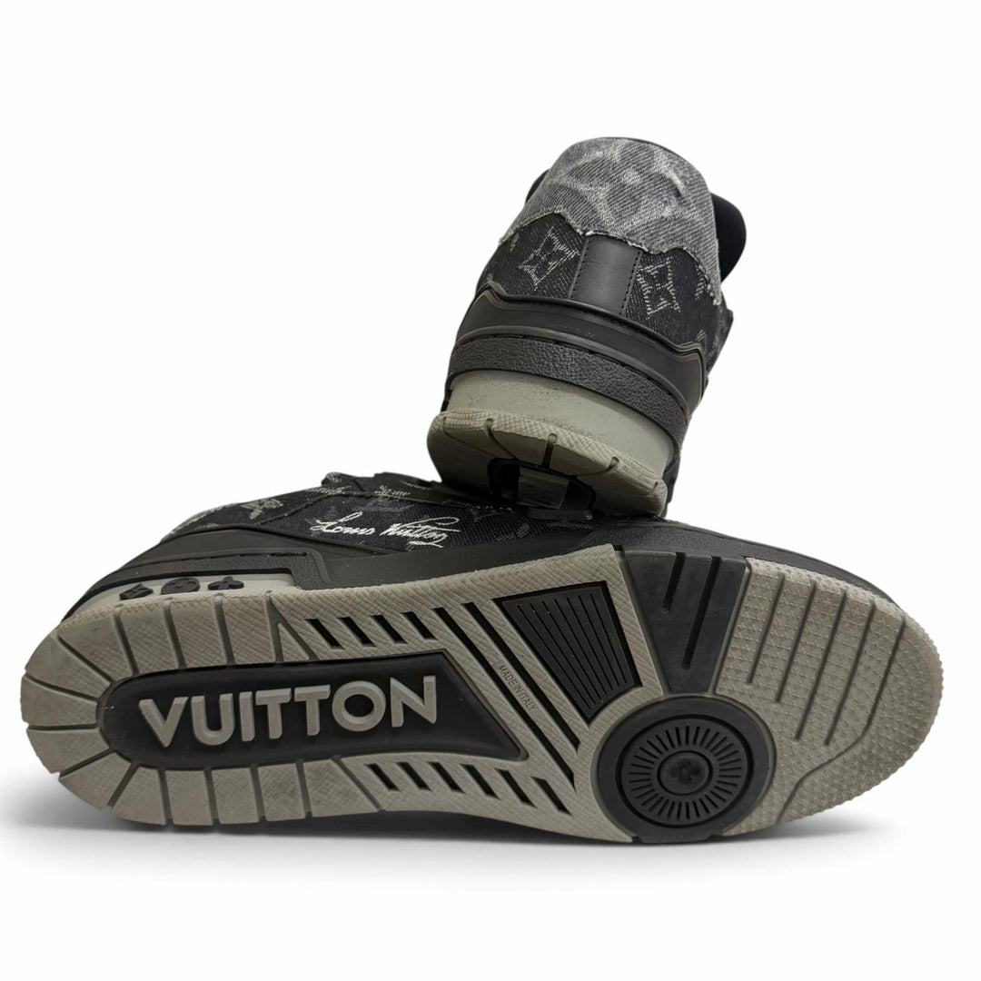 Great LOUIS VUITTON Low cut sneakers LV Trainer Line black Monogram