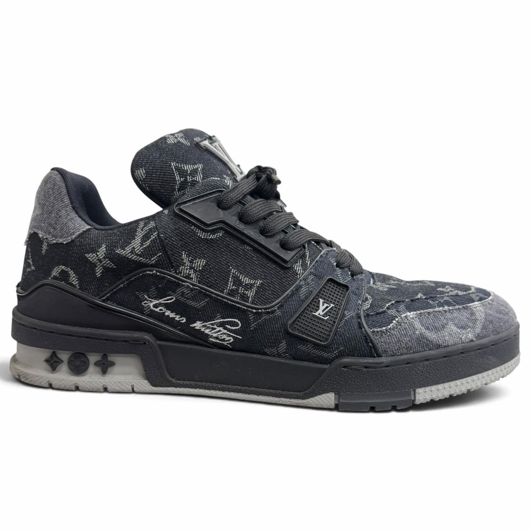 Great LOUIS VUITTON Low cut sneakers LV Trainer Line black Monogram