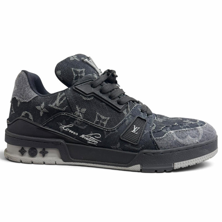 Great LOUIS VUITTON Low cut sneakers LV Trainer Line black Monogram