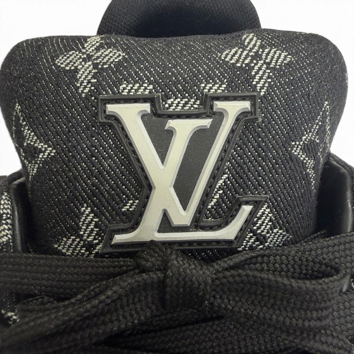 Great LOUIS VUITTON Low cut sneakers LV Trainer Line black Monogram