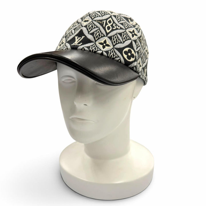 Great LOUIS VUITTON cap Monogram Flower 1854 Lambskin leather hat Black M MP2900