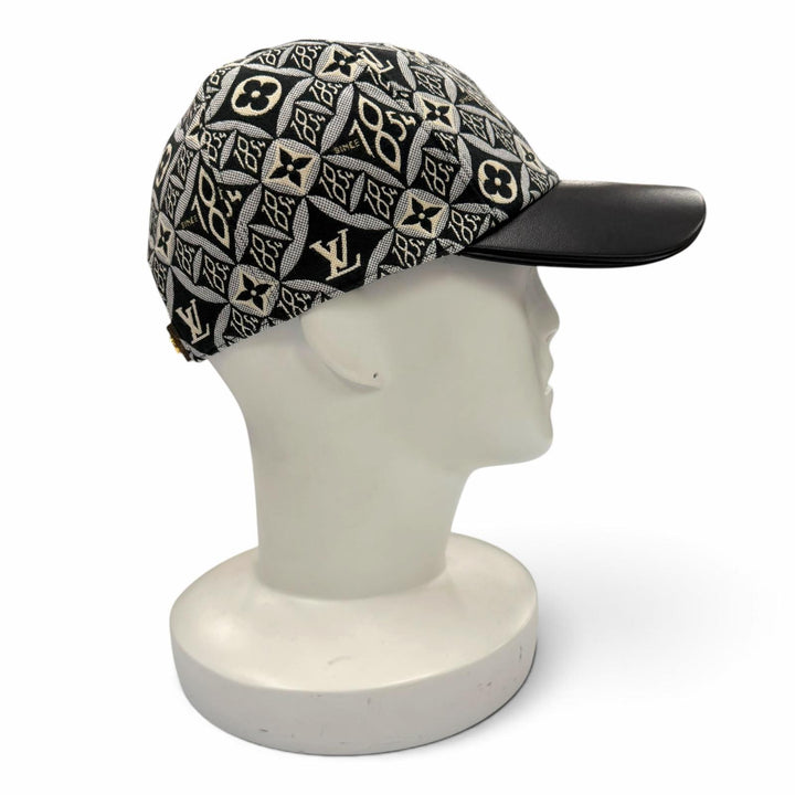 Great LOUIS VUITTON cap Monogram Flower 1854 Lambskin leather hat Black M MP2900