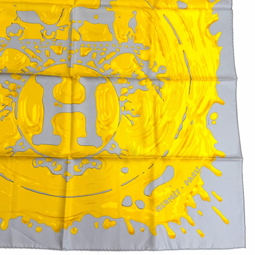 Pristine HERMES scarf Freshly painted silk Women