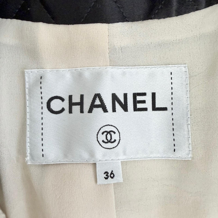 Excellent CHANEL tailored jacket COCO Button Matelassé Ribbon 36 P70569V62000
