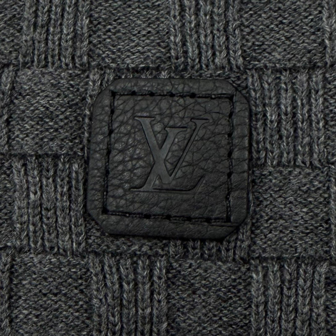 Pristine LOUIS VUITTON sweater Damier leather patch crew neck knit gray mens L