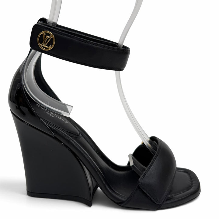 Great LOUIS VUITTON Sandals Stellar line LV logo black Patent leather Women 35.5