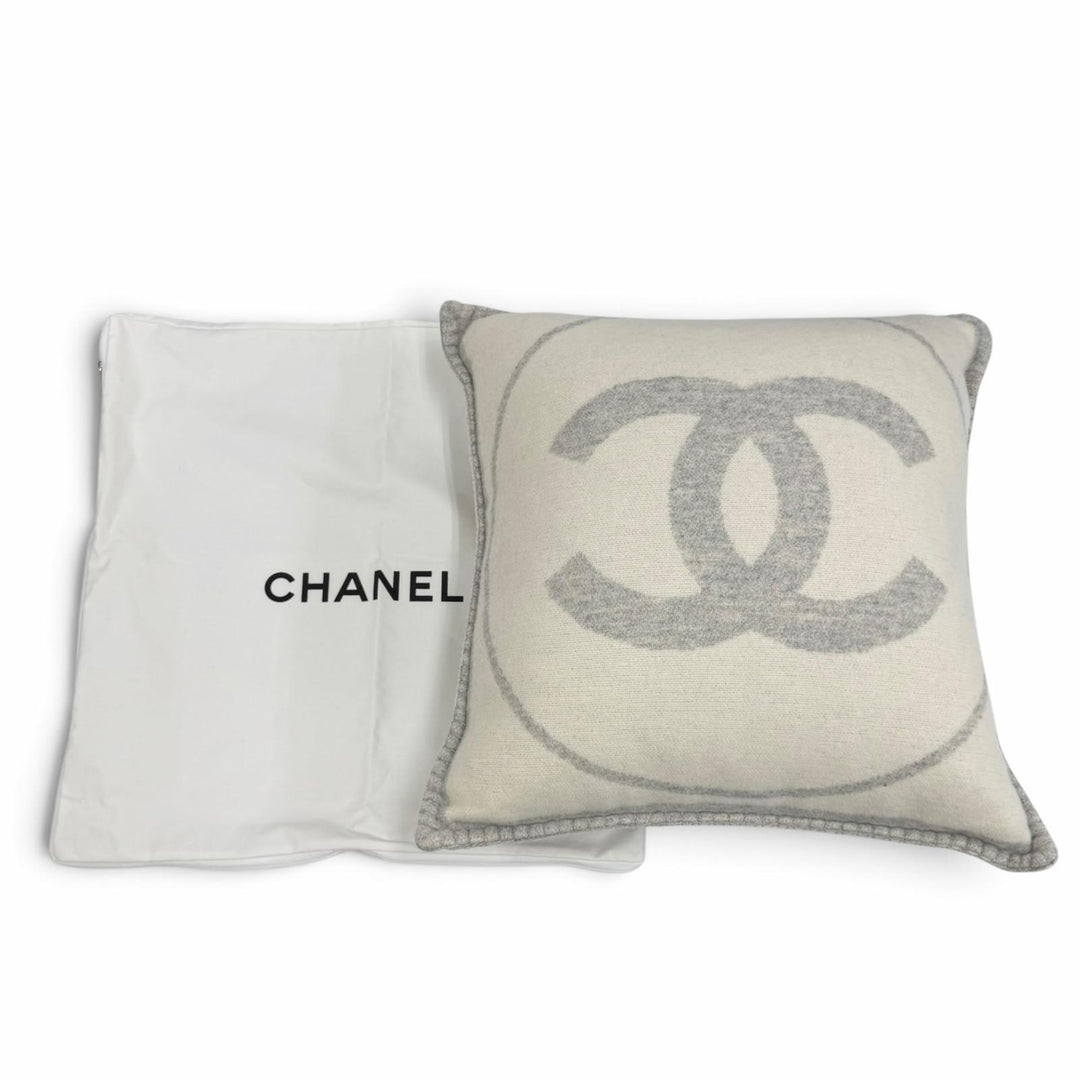 Excellent CHANEL cushion COCO Mark Wool off white wool Women 18V