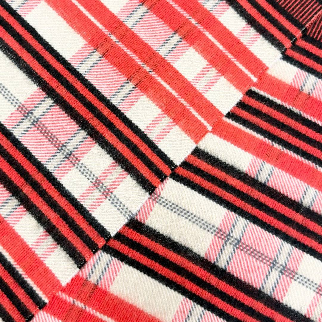 Excellent HERMES blanket Logo leather patch, check pattern, fringe, cashmere