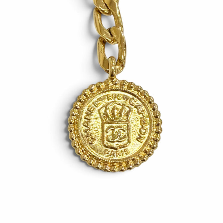 Great CHANEL belt COCO Mark Logo Medallion Chain Belt gold Women