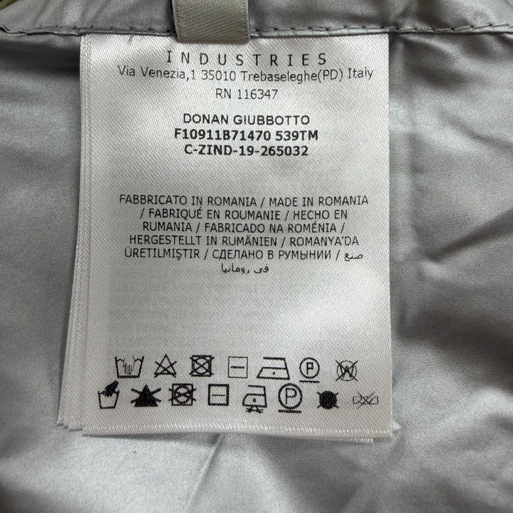 Pristine MONCLER mountain hoodie DONAN Reversible jacket with logo patch. 3