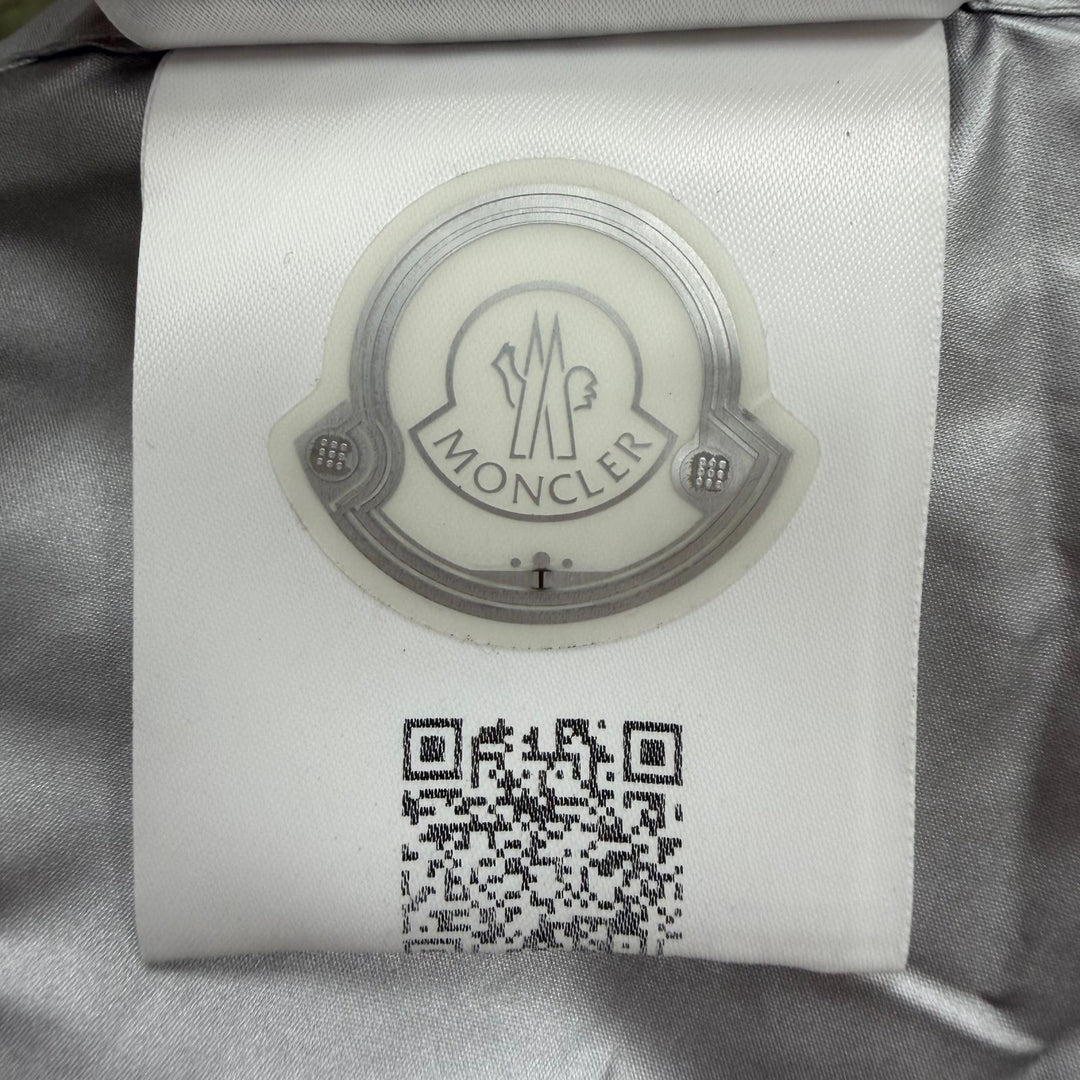 Pristine MONCLER mountain hoodie DONAN Reversible jacket with logo patch. 3