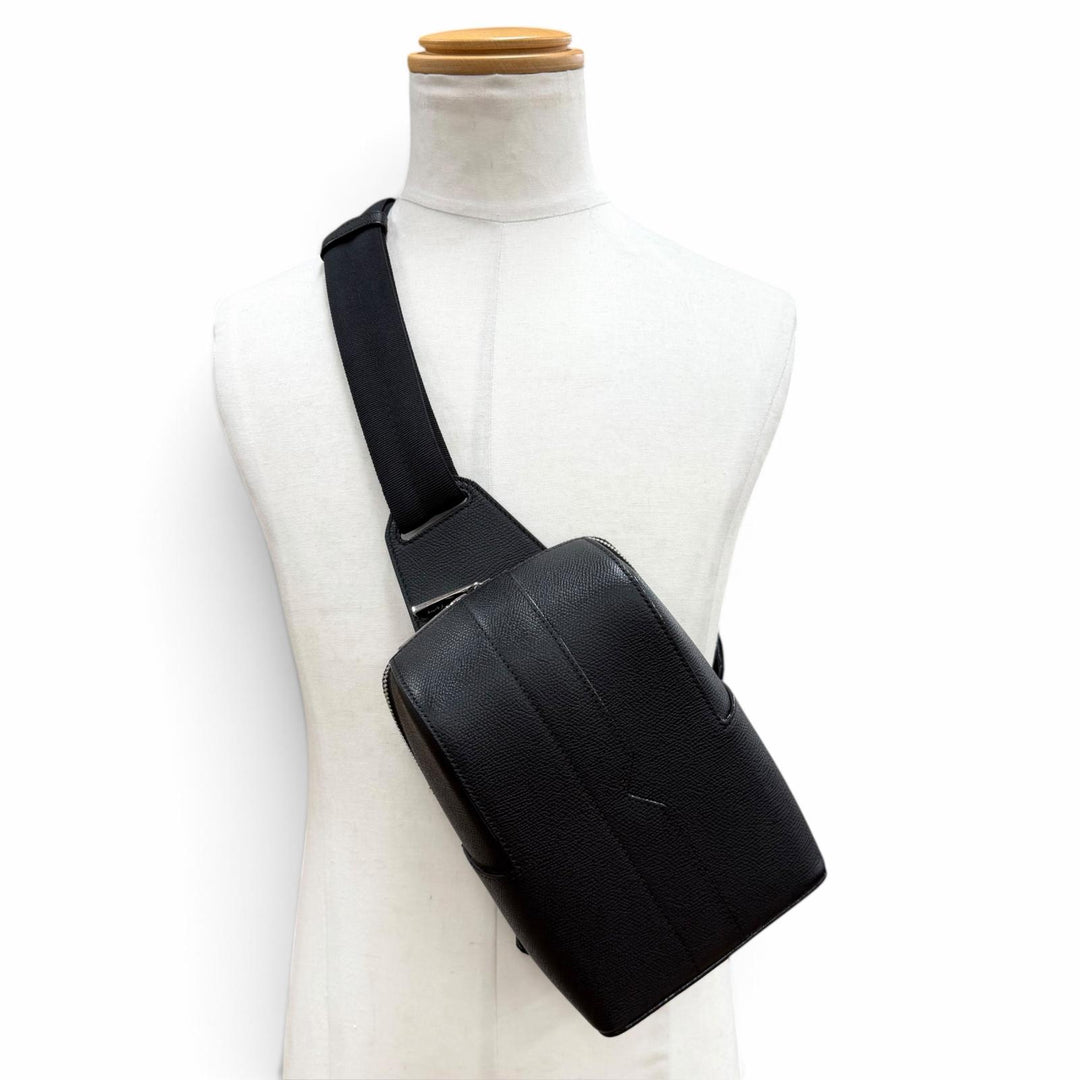 Excellent Valextra Sling bag black Calfskin Leather mens