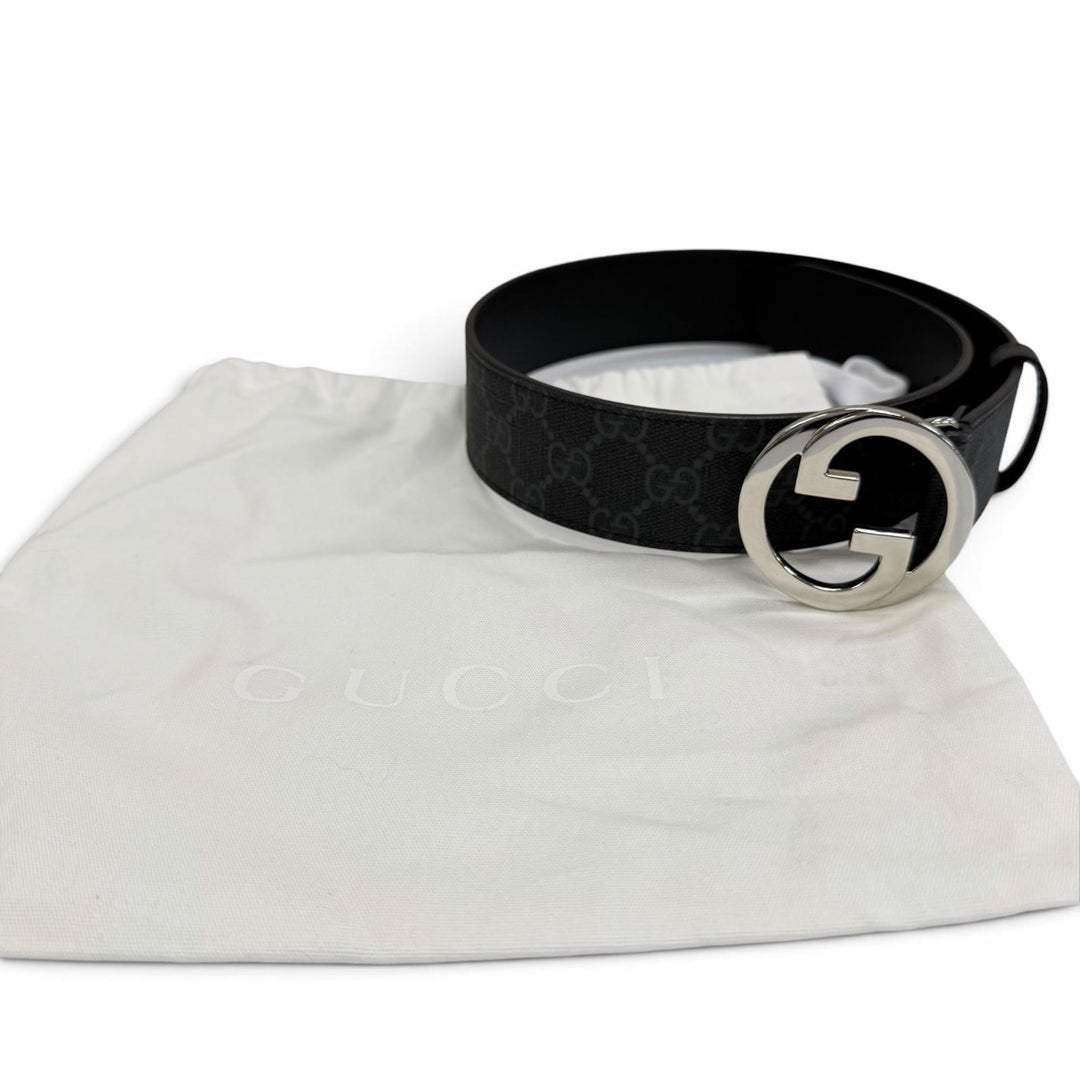 Great GUCCI belt Interlocking G black GG Supreme Women 703147