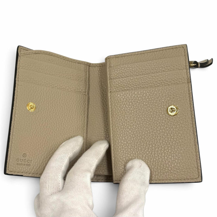 Pristine GUCCI Bifold Wallet Double G Bicolor Small Wallet GG Supreme 841360
