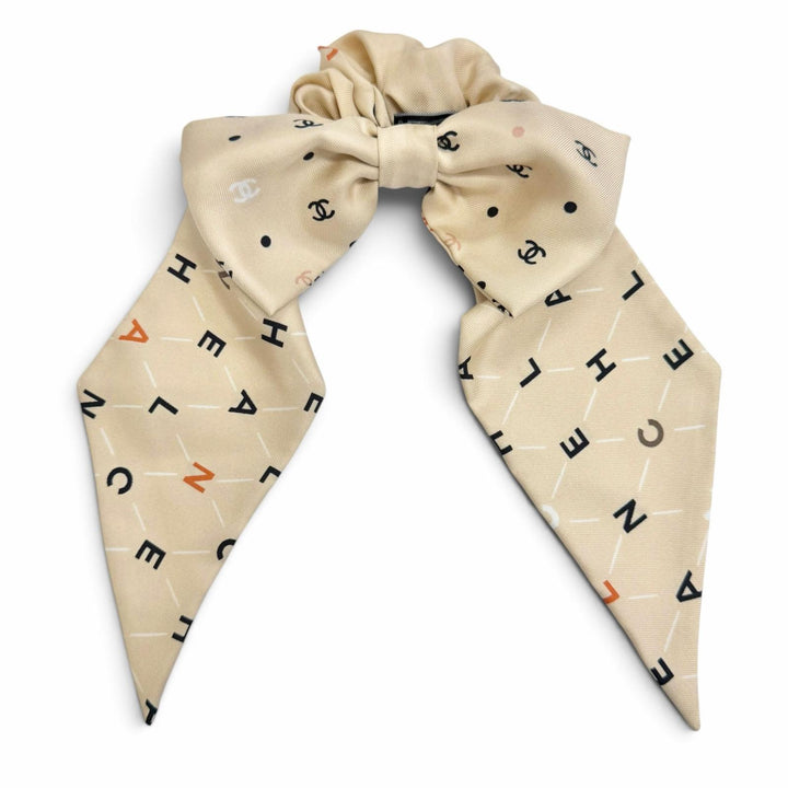 Great CHANEL COCO Mark logo scrunchie with ribbon, hair accessory silk AA9304