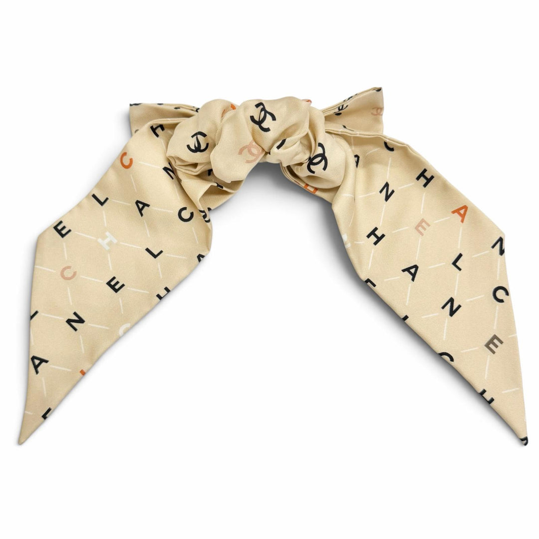 Great CHANEL COCO Mark logo scrunchie with ribbon, hair accessory silk AA9304