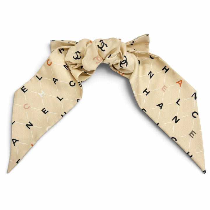 Great CHANEL COCO Mark logo scrunchie with ribbon, hair accessory silk AA9304