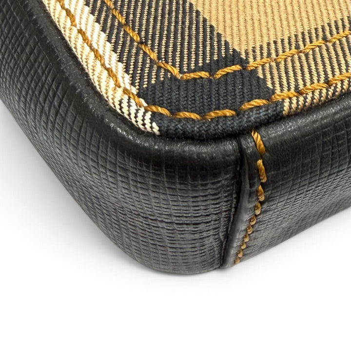 Excellent BURBERRY Shoulder Bag Leather accents, Burberry check flap leather