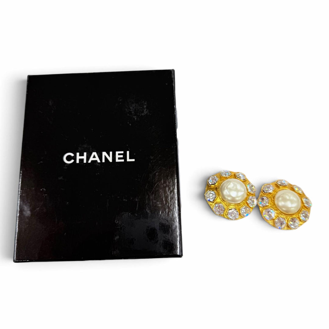 Pristine CHANEL Earring Eco Pearl Cristel Bijou Accessories gold metal Women
