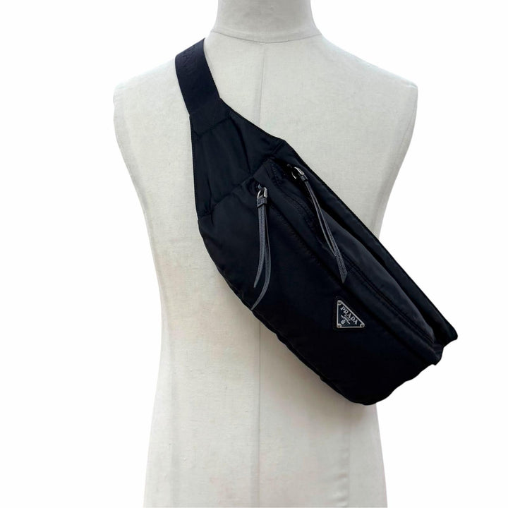 Very Good PRADA Sling bag triangle logo triangle plate black Nylon mens 1BL011