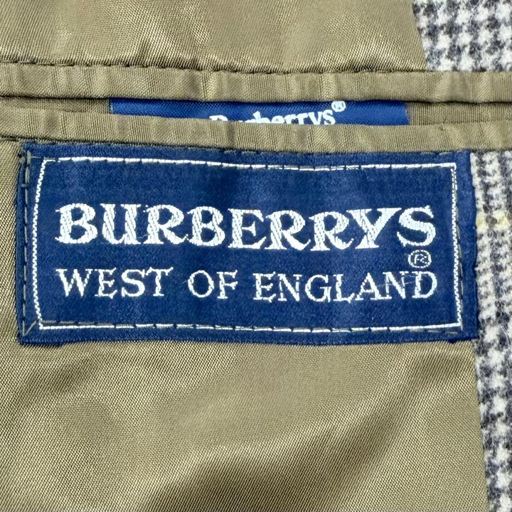 Great Burberrys coat Maruzen exclusive check pattern, concealed placket.