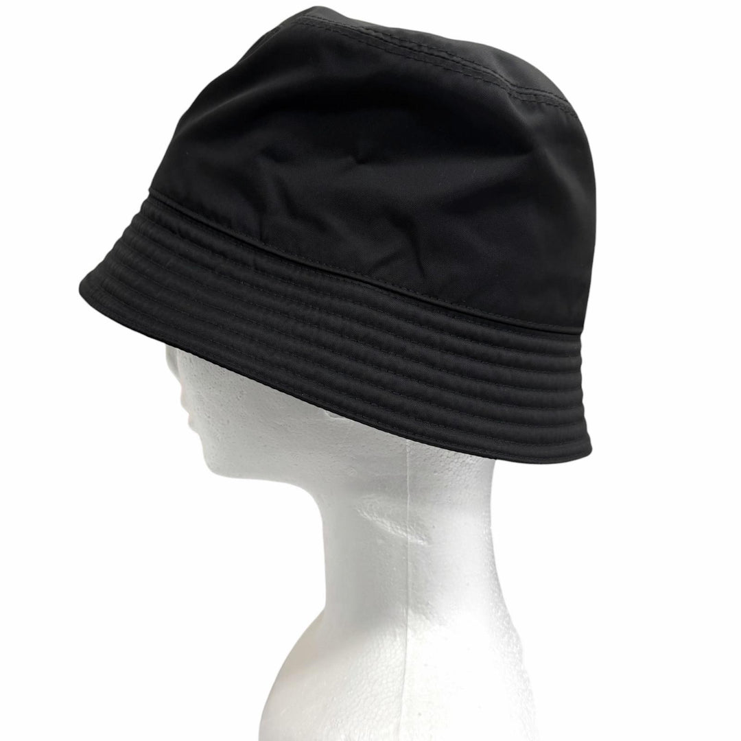 Great PRADA hat Triangle logo triangular plate Re-Nylon bucket black