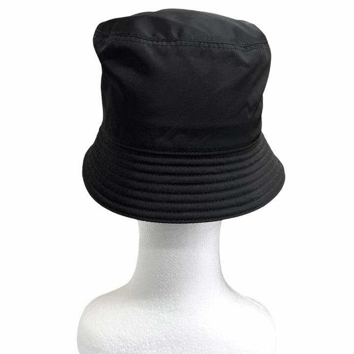 Great PRADA hat Triangle logo triangular plate Re-Nylon bucket black