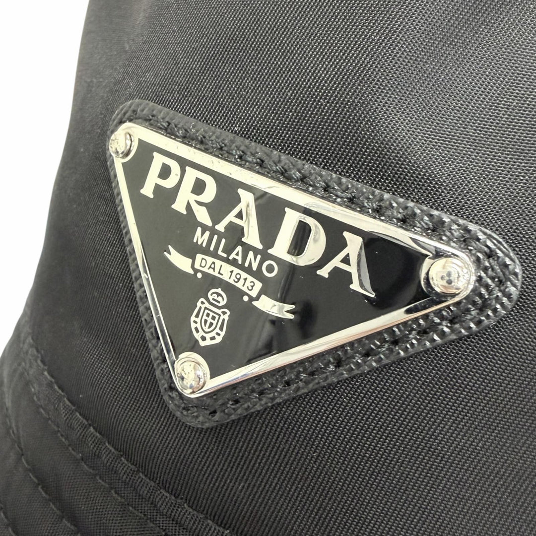 Great PRADA hat Triangle logo triangular plate Re-Nylon bucket black