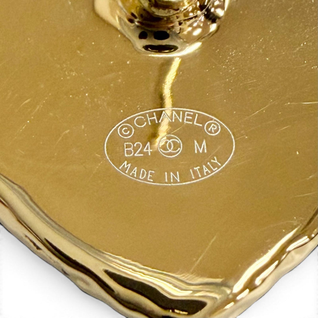 Excellent CHANEL Pierce COCO Mark Heart gold Women B24