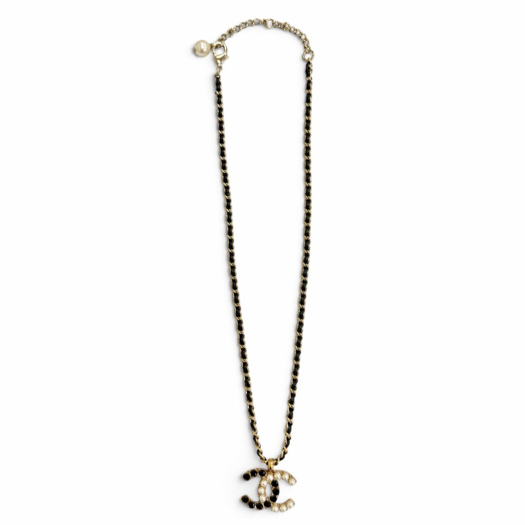 Great CHANEL Necklace COCO Mark Rhinestone Pearl Leather Chain gold Women B20B