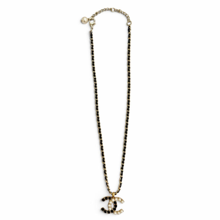 Great CHANEL Necklace COCO Mark Rhinestone Pearl Leather Chain gold Women B20B