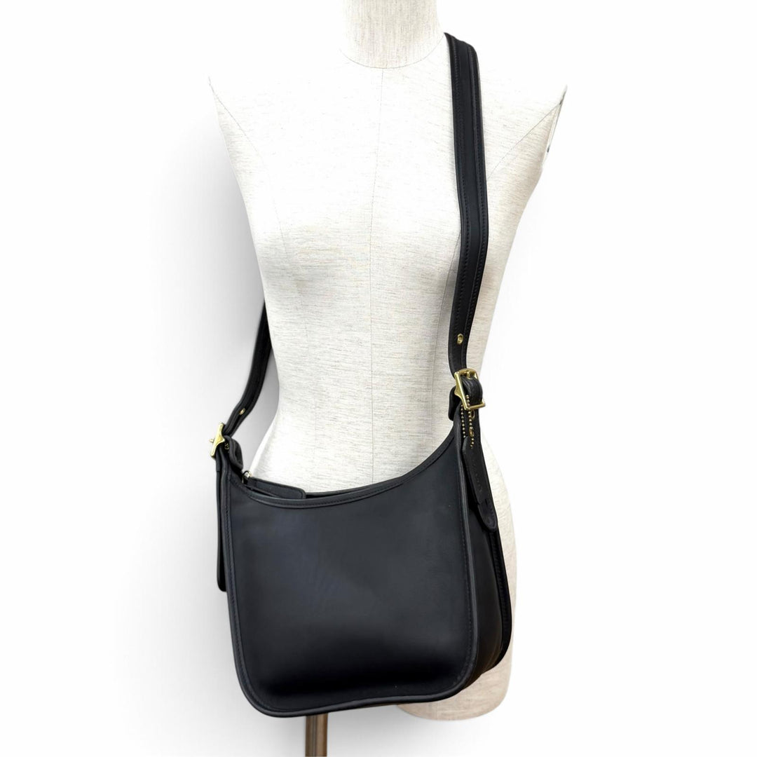 Excellent COACH Shoulder Bag Old Coach glove leather with charm black 9950
