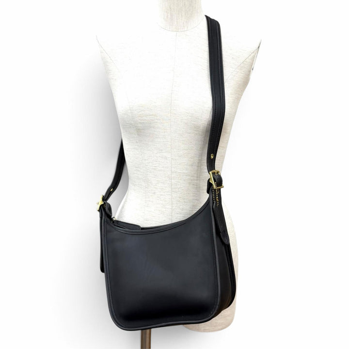 Excellent COACH Shoulder Bag Old Coach glove leather with charm black 9950