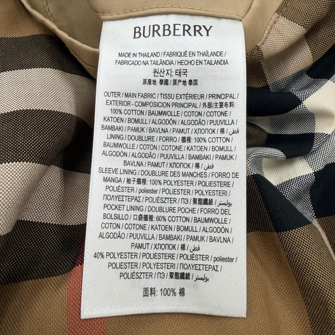 Pristine BURBERRY coat Nova check pattern lining, concealed placket. 48 8111615