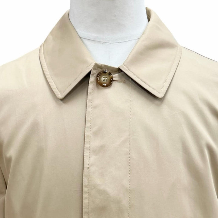 Pristine BURBERRY coat Nova check pattern lining, concealed placket. 48 8111615