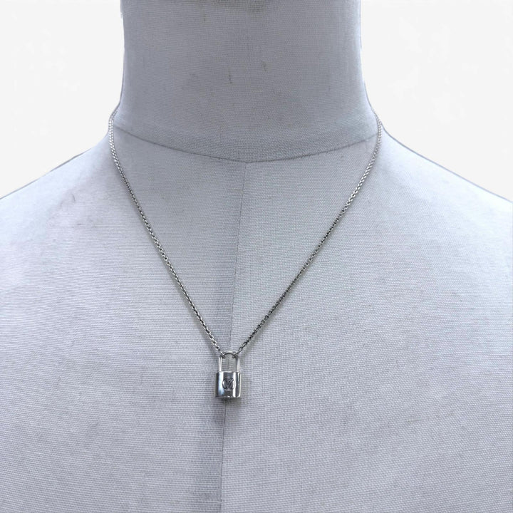 Great LOUIS VUITTON Necklace Silver Pendant Lockit Silver AG925 mens Q93559