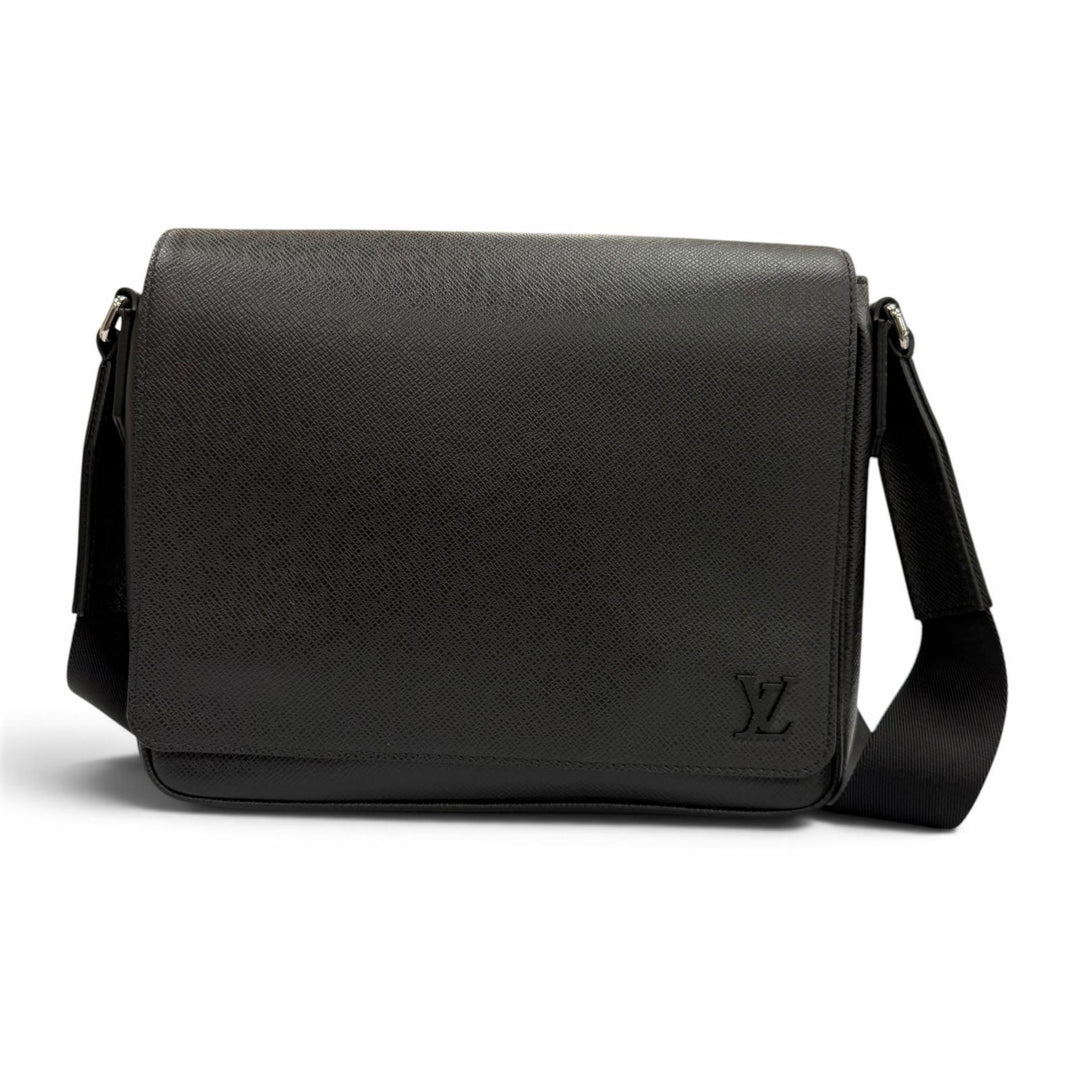 Excellent LOUIS VUITTON Shoulder Bag District PM NV3 Messenger Taiga M30850