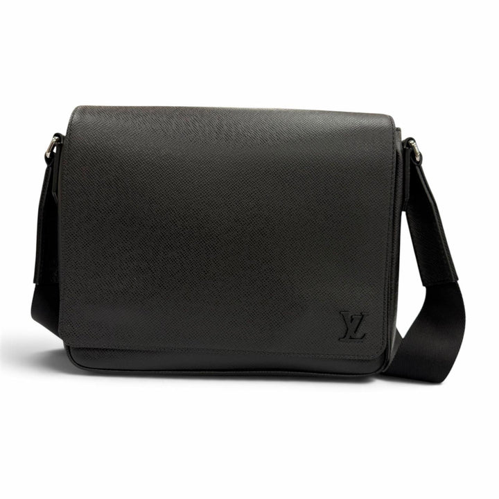 Excellent LOUIS VUITTON Shoulder Bag District PM NV3 Messenger Taiga M30850