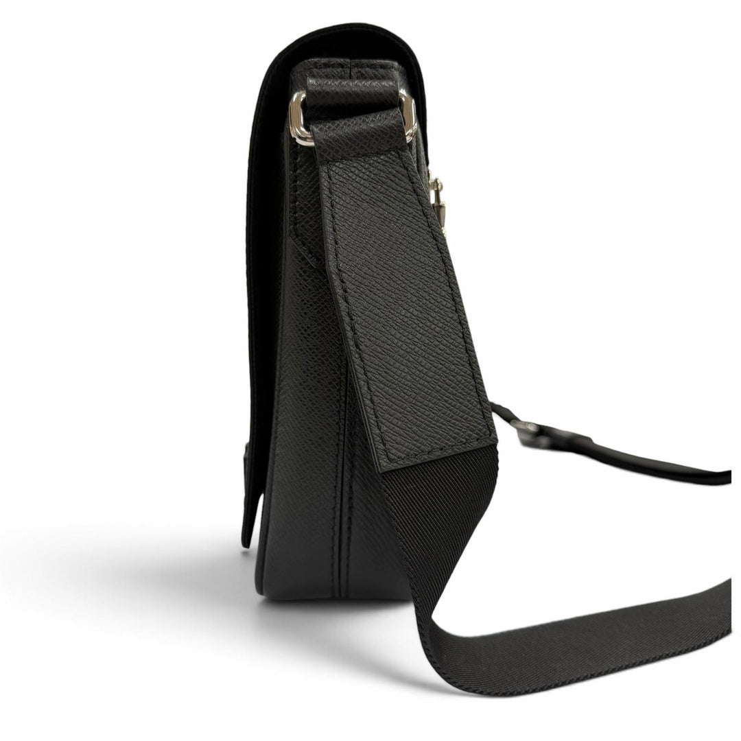 Excellent LOUIS VUITTON Shoulder Bag District PM NV3 Messenger Taiga M30850