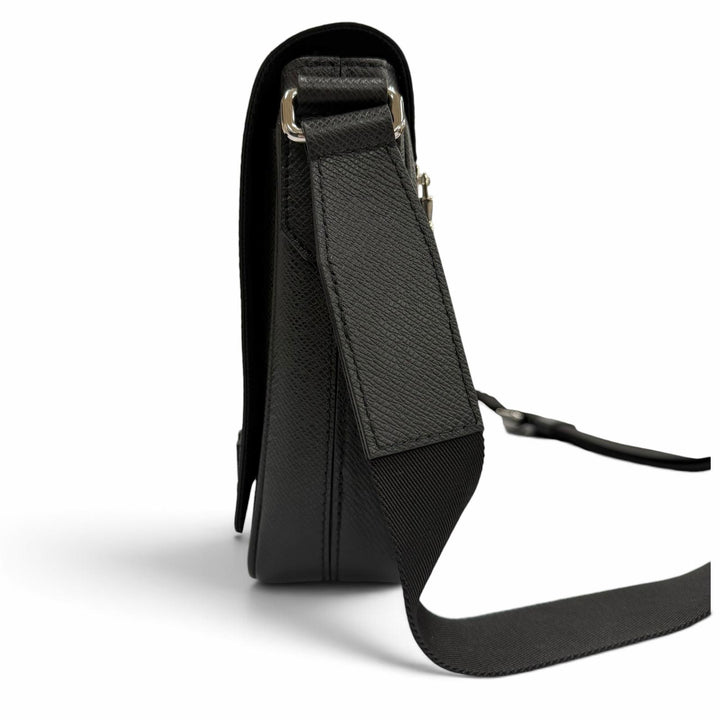 Excellent LOUIS VUITTON Shoulder Bag District PM NV3 Messenger Taiga M30850