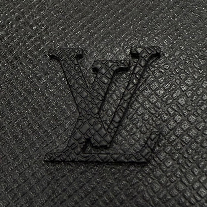 Excellent LOUIS VUITTON Shoulder Bag District PM NV3 Messenger Taiga M30850