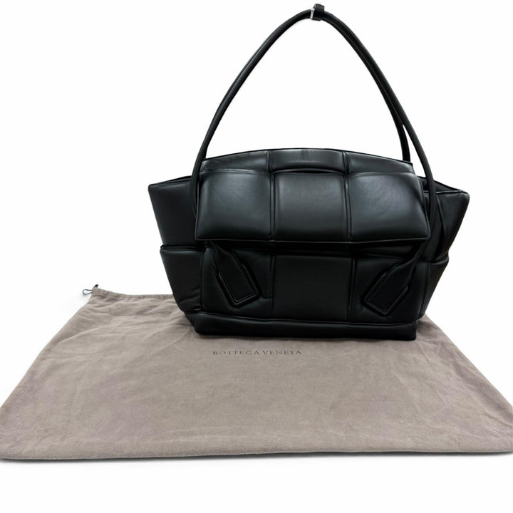 Great BOTTEGAVENETA Handbag Padded Large Arco Handbag black leather Women 573400
