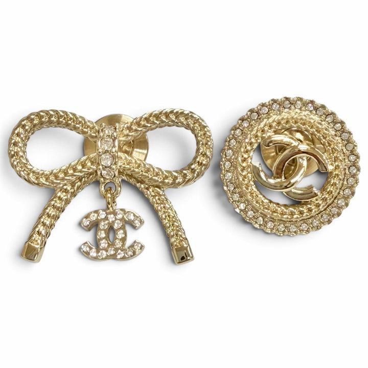Excellent CHANEL Brooch COCO Mark Rhinestone Ribbon Pin Badge gold B24K ABE646B